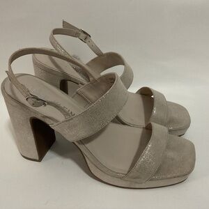 Anne Klein Zoelle Block Heel Sandals in Natural Champagne Metallic,  Size 9